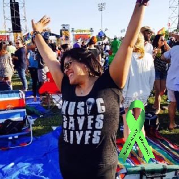 Hi! I’m Elisa - most call me E.  Just the letter E - Picture 2 of 13